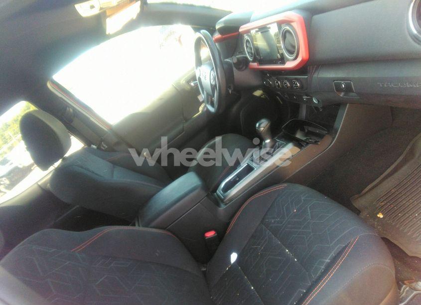 Photo 5 of 2017 Toyota Tacoma TRD OFF ROAD (VIN 5TFCZ5AN8HX076871)