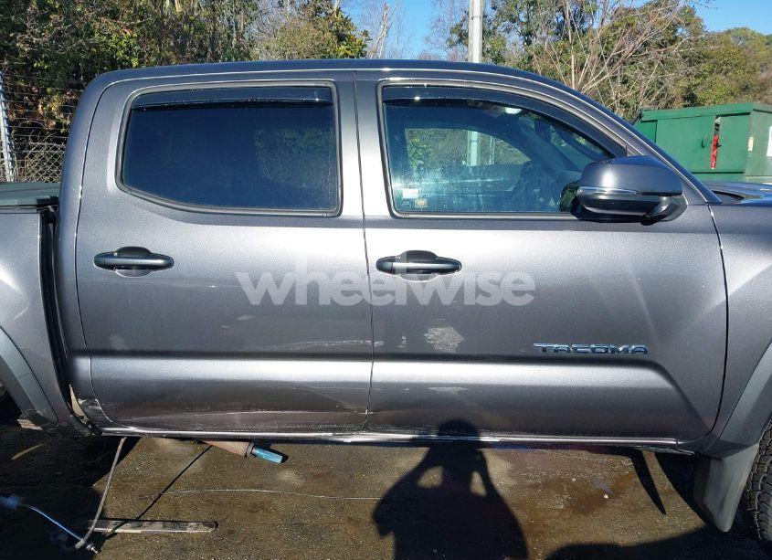 Photo 13 of 2017 Toyota Tacoma TRD SPORT (VIN 5TFCZ5AN8HX115927)