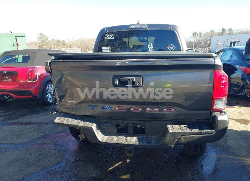 Photo 16 of 2017 Toyota Tacoma TRD SPORT (VIN 5TFCZ5AN8HX115927)