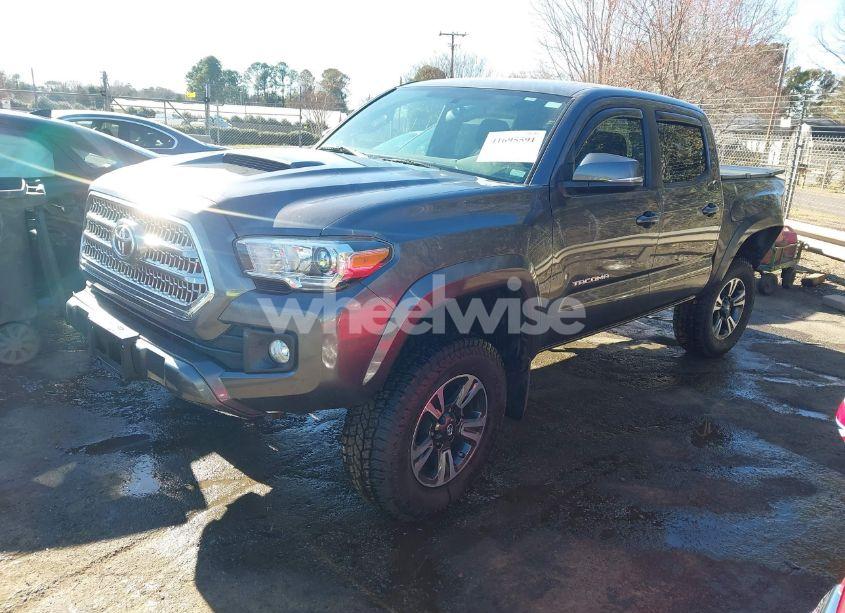 Photo 2 of 2017 Toyota Tacoma TRD SPORT (VIN 5TFCZ5AN8HX115927)