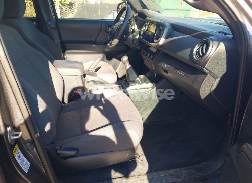 Photo 5 of 2017 Toyota Tacoma TRD SPORT (VIN 5TFCZ5AN8HX115927)