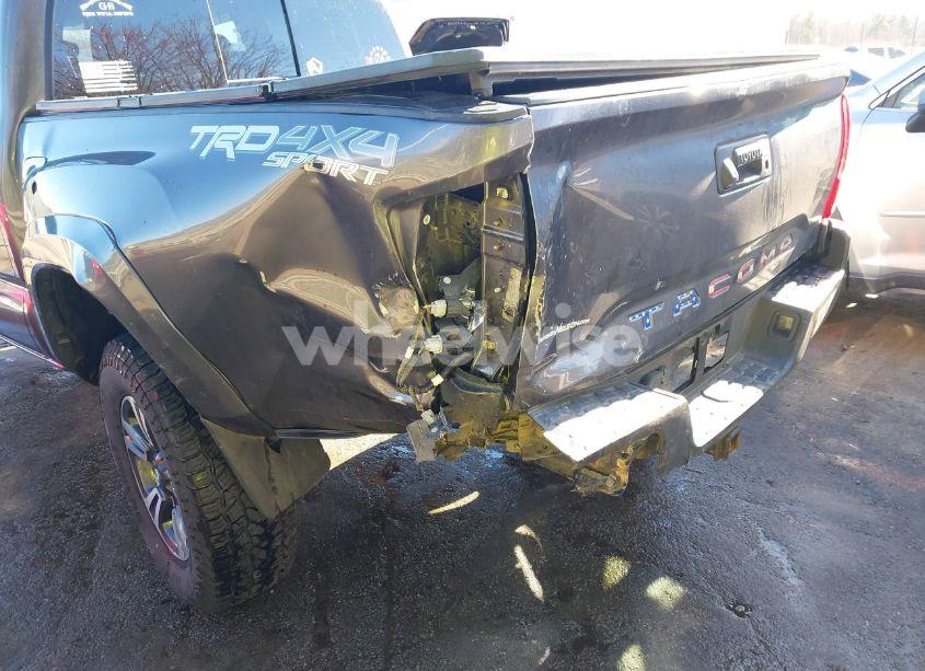 Photo 6 of 2017 Toyota Tacoma TRD SPORT (VIN 5TFCZ5AN8HX115927)