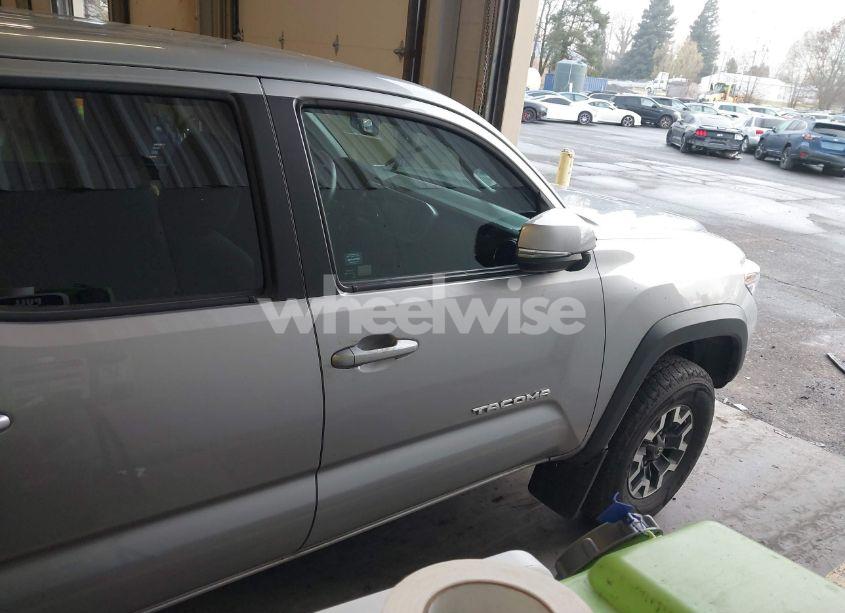 Photo 13 of 2019 Toyota Tacoma TRD OFF ROAD (VIN 5TFCZ5AN8KX205263)