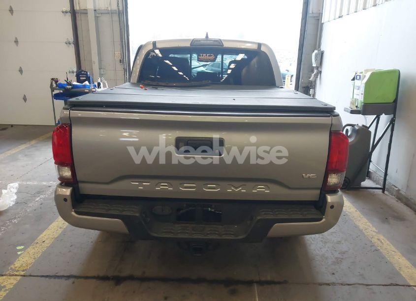 Photo 16 of 2019 Toyota Tacoma TRD OFF ROAD (VIN 5TFCZ5AN8KX205263)