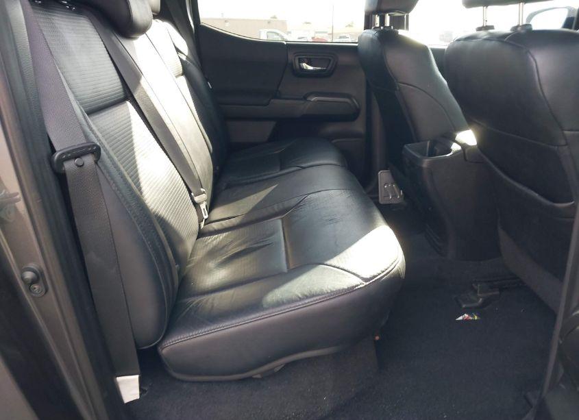 Photo 8 of 2020 Toyota Tacoma TRD OFF-ROAD (VIN 5TFCZ5AN8LX230231)