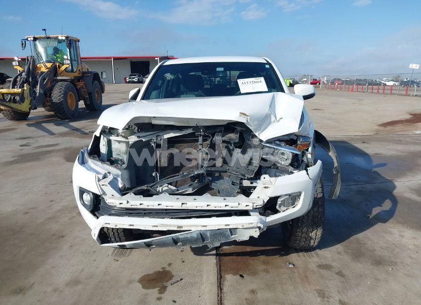 Photo 6 of 2021 Toyota Tacoma TRD OFF-ROAD (VIN 5TFCZ5AN8MX269046)