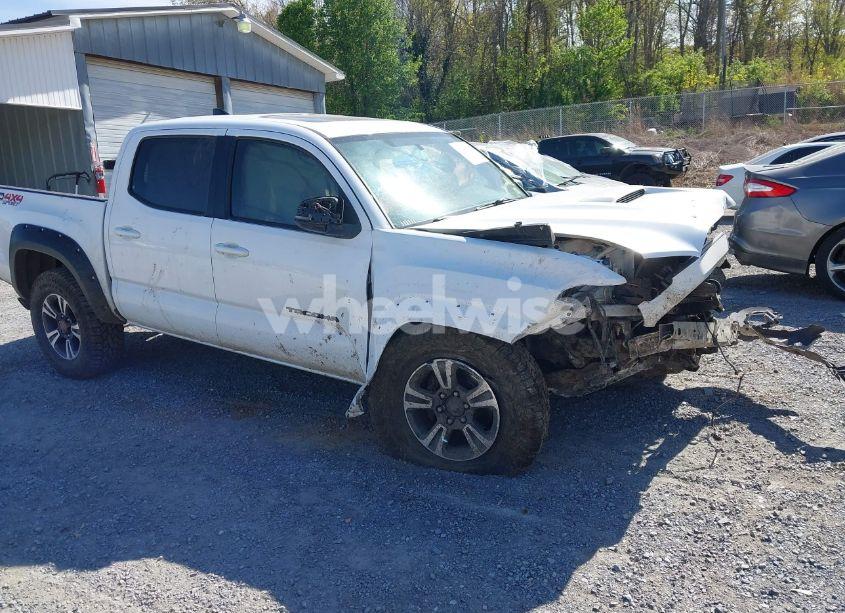 2017 Toyota Tacoma TRD SPORT (VIN 5TFCZ5AN9HX061330) main photo