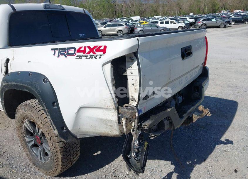 Photo 6 of 2017 Toyota Tacoma TRD SPORT (VIN 5TFCZ5AN9HX061330)