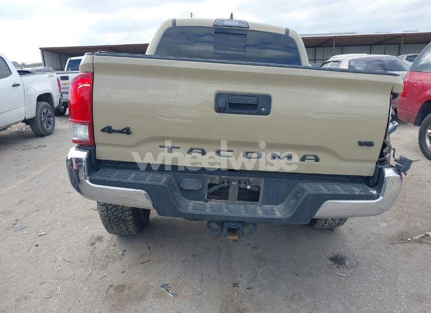 Photo 16 of 2017 Toyota Tacoma TRD OFF ROAD (VIN 5TFCZ5AN9HX072294)