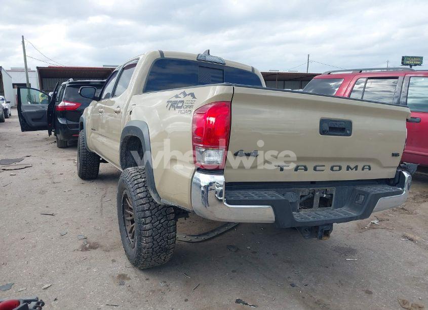 Photo 3 of 2017 Toyota Tacoma TRD OFF ROAD (VIN 5TFCZ5AN9HX072294)