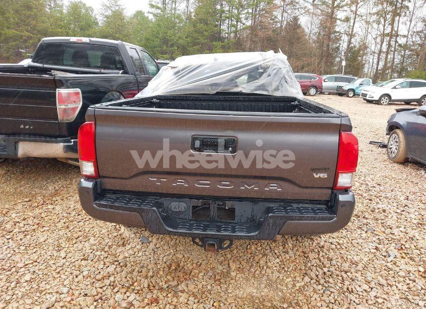 Photo 16 of 2017 Toyota Tacoma TRD SPORT (VIN 5TFCZ5AN9HX081402)