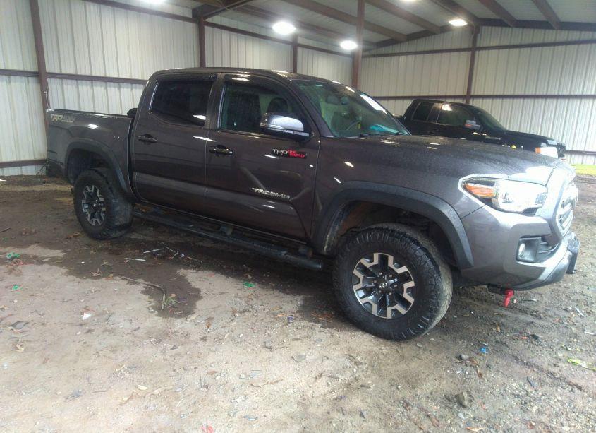 2017 Toyota Tacoma TRD OFF ROAD (VIN 5TFCZ5AN9HX082226) main photo