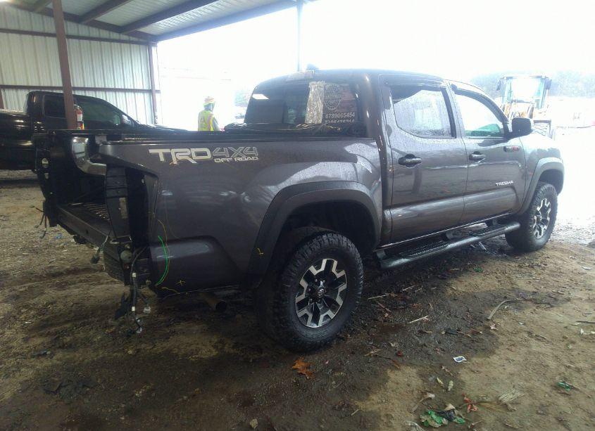 Photo 4 of 2017 Toyota Tacoma TRD OFF ROAD (VIN 5TFCZ5AN9HX082226)