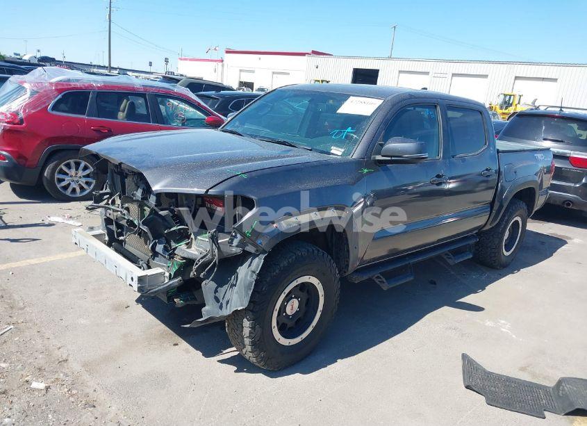 Photo 2 of 2017 Toyota Tacoma TRD OFF ROAD (VIN 5TFCZ5AN9HX087250)