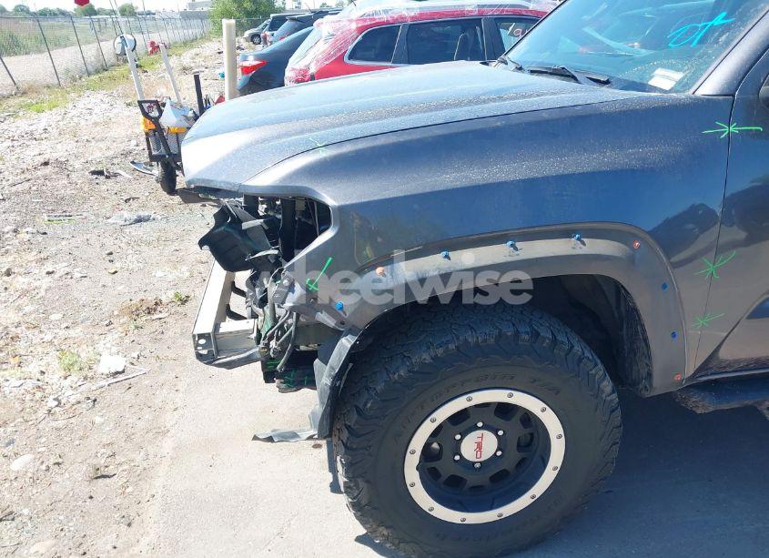 Photo 6 of 2017 Toyota Tacoma TRD OFF ROAD (VIN 5TFCZ5AN9HX087250)