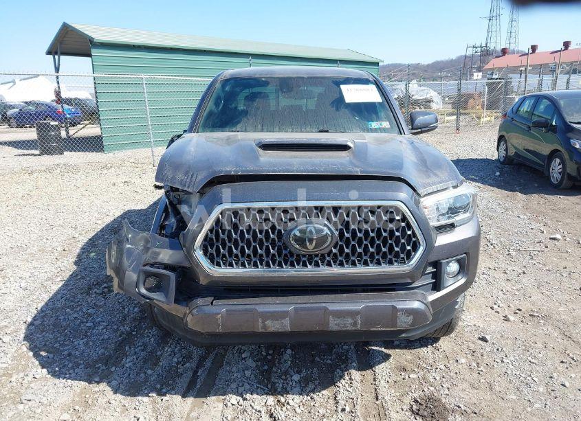 Photo 12 of 2018 Toyota Tacoma TRD SPORT (VIN 5TFCZ5AN9JX123749)