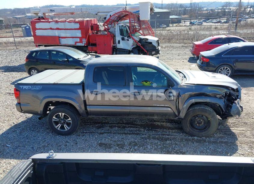 Photo 13 of 2018 Toyota Tacoma TRD SPORT (VIN 5TFCZ5AN9JX123749)