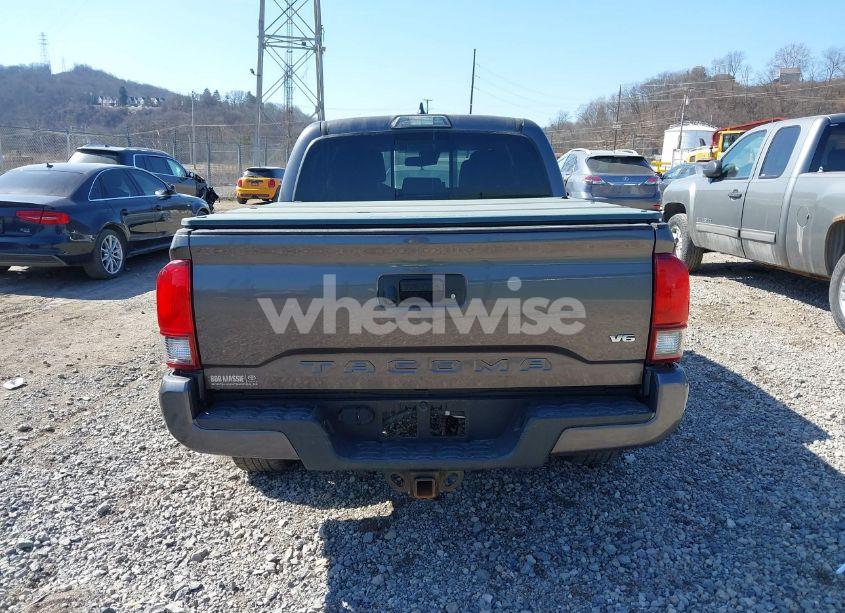 Photo 16 of 2018 Toyota Tacoma TRD SPORT (VIN 5TFCZ5AN9JX123749)