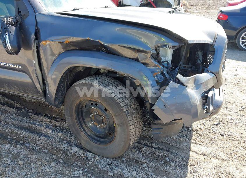 Photo 6 of 2018 Toyota Tacoma TRD SPORT (VIN 5TFCZ5AN9JX123749)