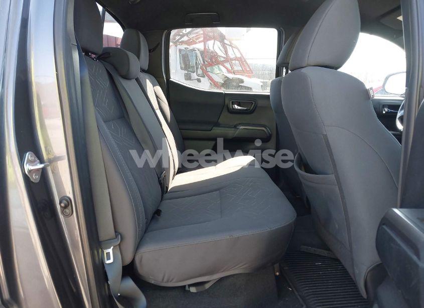 Photo 8 of 2018 Toyota Tacoma TRD SPORT (VIN 5TFCZ5AN9JX123749)