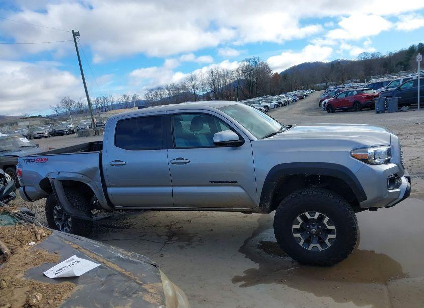 Photo 13 of 2020 Toyota Tacoma TRD OFF-ROAD (VIN 5TFCZ5AN9LX212885)