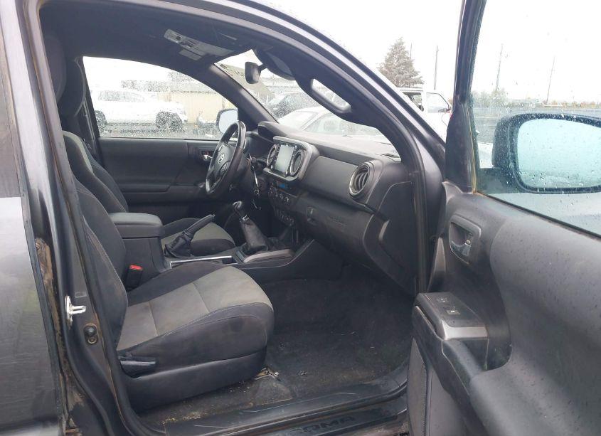 Photo 5 of 2020 Toyota Tacoma TRD OFF-ROAD (VIN 5TFCZ5AN9LX241691)