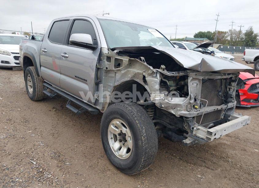 2021 Toyota Tacoma TRD OFF-ROAD (VIN 5TFCZ5AN9MX258511) main photo