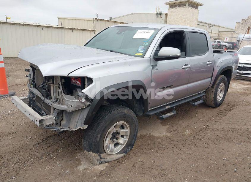 Photo 2 of 2021 Toyota Tacoma TRD OFF-ROAD (VIN 5TFCZ5AN9MX258511)