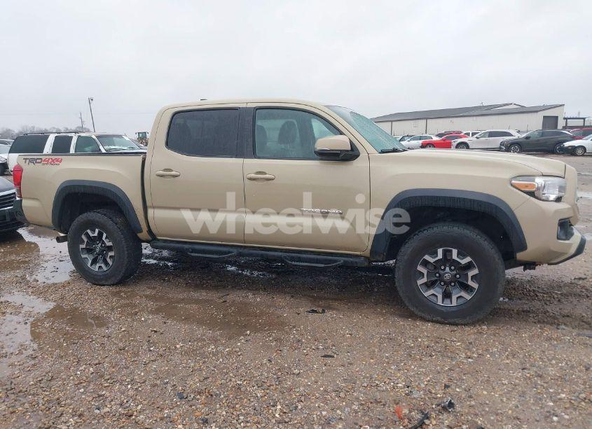 Photo 13 of 2016 Toyota Tacoma TRD OFF ROAD (VIN 5TFCZ5ANXGX012426)