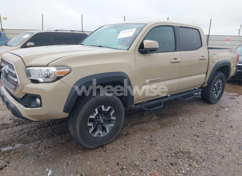 Photo 2 of 2016 Toyota Tacoma TRD OFF ROAD (VIN 5TFCZ5ANXGX012426)