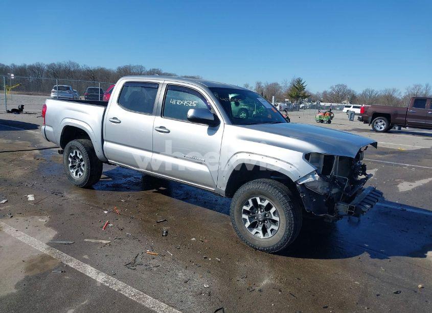 2016 Toyota Tacoma TRD OFF ROAD (VIN 5TFCZ5ANXGX017531) main photo