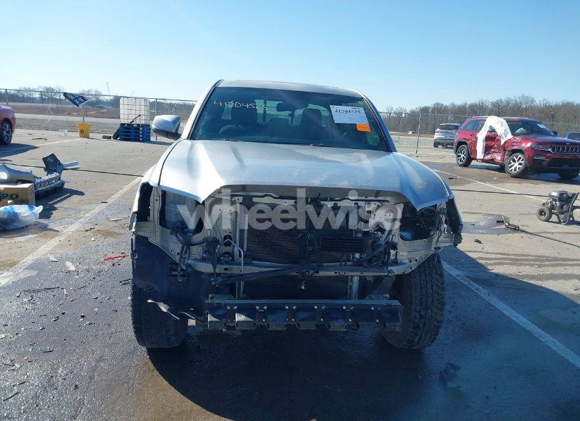 Photo 13 of 2016 Toyota Tacoma TRD OFF ROAD (VIN 5TFCZ5ANXGX017531)