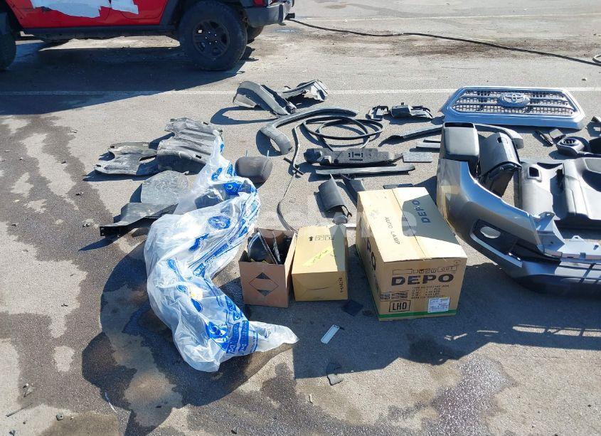 Photo 21 of 2016 Toyota Tacoma TRD OFF ROAD (VIN 5TFCZ5ANXGX017531)