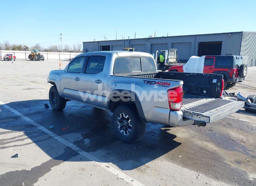 Photo 3 of 2016 Toyota Tacoma TRD OFF ROAD (VIN 5TFCZ5ANXGX017531)
