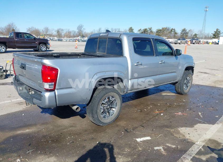 Photo 4 of 2016 Toyota Tacoma TRD OFF ROAD (VIN 5TFCZ5ANXGX017531)