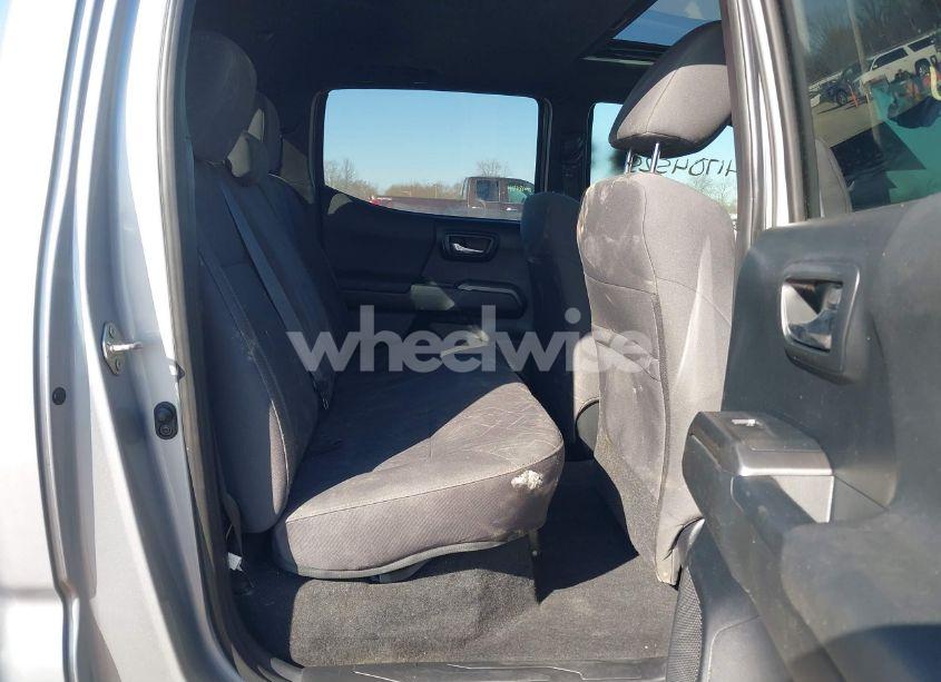 Photo 8 of 2016 Toyota Tacoma TRD OFF ROAD (VIN 5TFCZ5ANXGX017531)