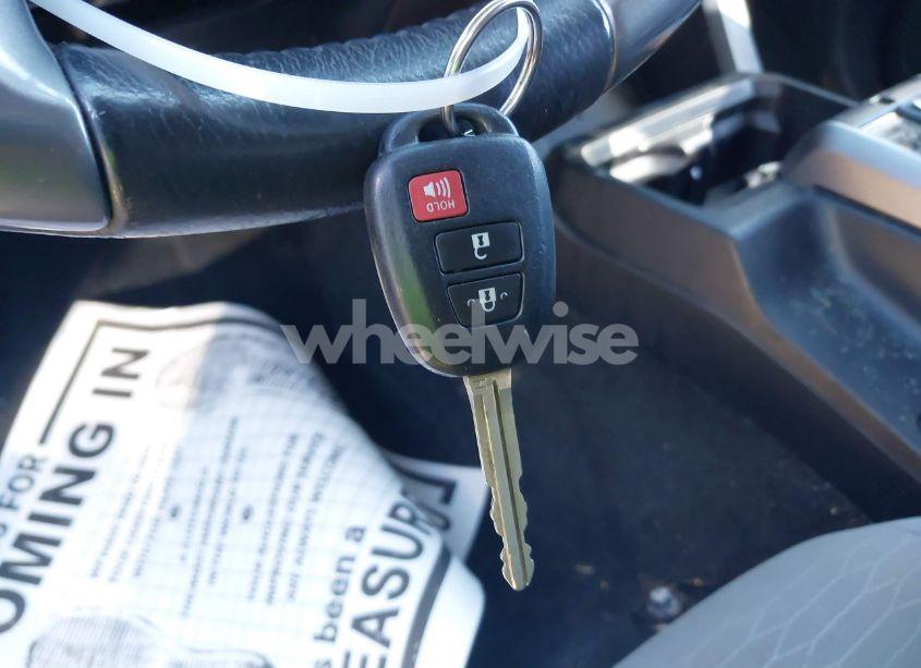 Photo 11 of 2017 Toyota Tacoma SR5 V6 (VIN 5TFCZ5ANXHX049879)