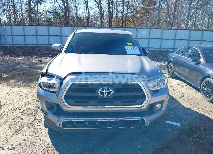 Photo 12 of 2017 Toyota Tacoma SR5 V6 (VIN 5TFCZ5ANXHX049879)