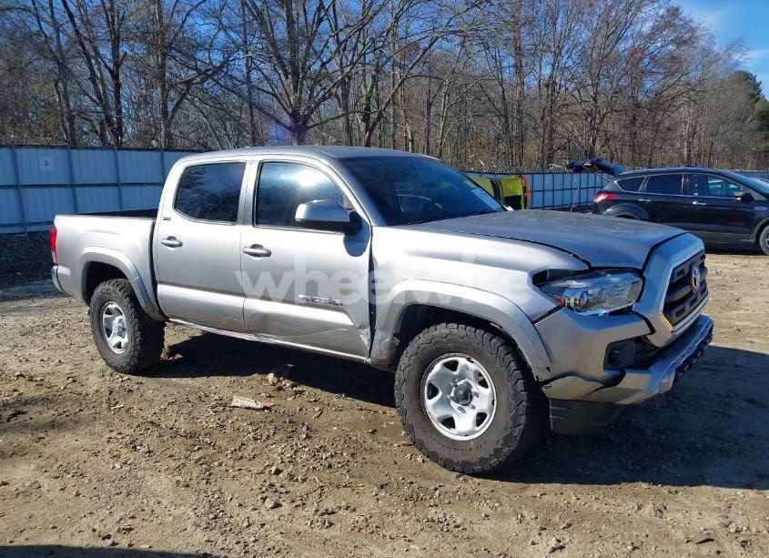 Photo 13 of 2017 Toyota Tacoma SR5 V6 (VIN 5TFCZ5ANXHX049879)