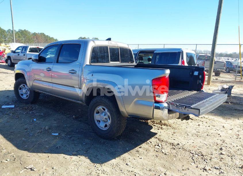 Photo 3 of 2017 Toyota Tacoma SR5 V6 (VIN 5TFCZ5ANXHX049879)