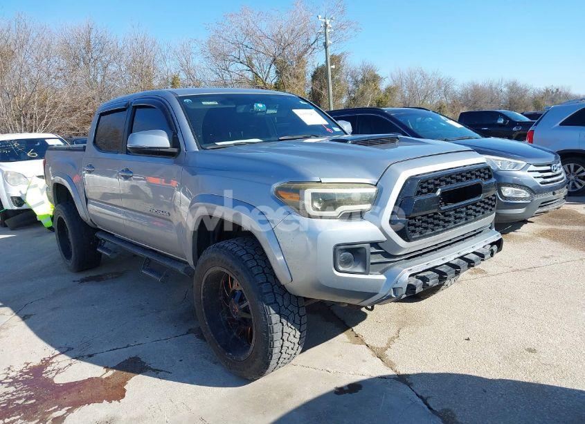 2017 Toyota Tacoma TRD SPORT (VIN 5TFCZ5ANXHX078377) main photo