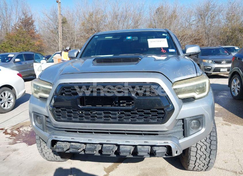 Photo 12 of 2017 Toyota Tacoma TRD SPORT (VIN 5TFCZ5ANXHX078377)