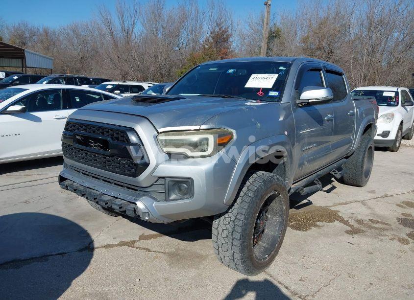 Photo 2 of 2017 Toyota Tacoma TRD SPORT (VIN 5TFCZ5ANXHX078377)