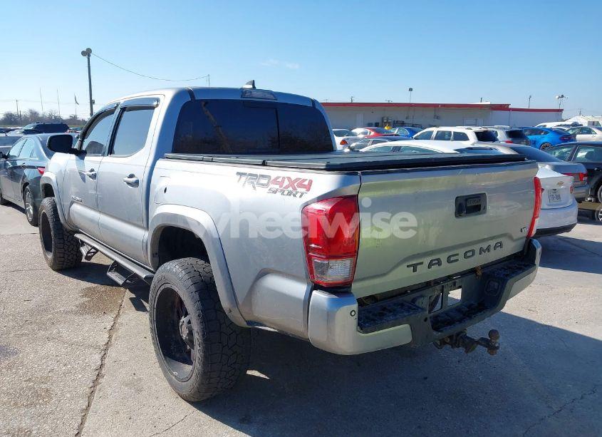 Photo 3 of 2017 Toyota Tacoma TRD SPORT (VIN 5TFCZ5ANXHX078377)