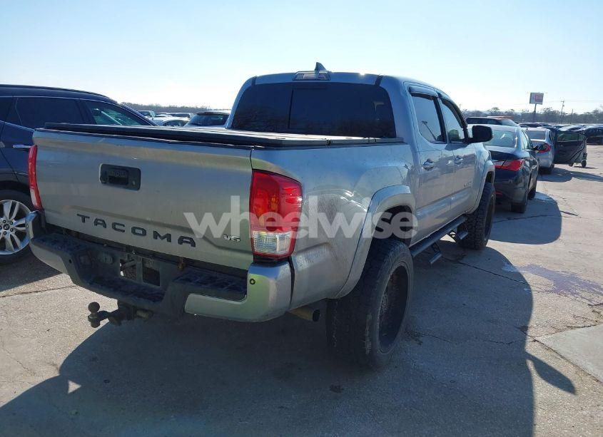 Photo 4 of 2017 Toyota Tacoma TRD SPORT (VIN 5TFCZ5ANXHX078377)