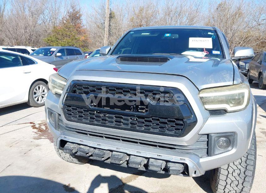 Photo 6 of 2017 Toyota Tacoma TRD SPORT (VIN 5TFCZ5ANXHX078377)