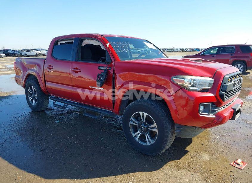 2017 Toyota Tacoma TRD SPORT (VIN 5TFCZ5ANXHX096877) main photo