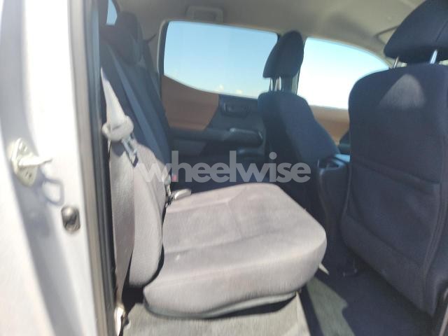 Photo 9 of 2019 TOYOTA TACOMA DOUBLE CAB (VIN 5TFCZ5ANXJX123498)