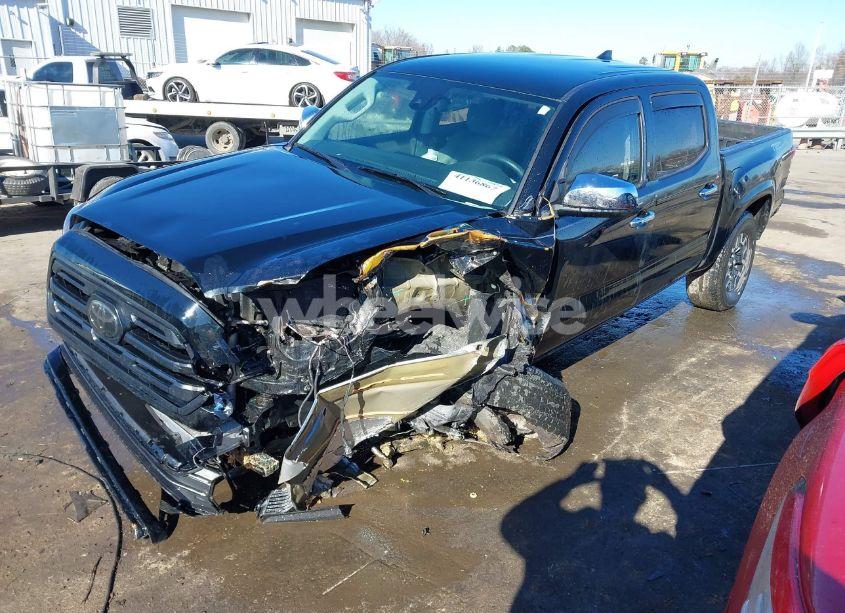 Photo 2 of 2018 Toyota Tacoma SR V6 (VIN 5TFCZ5ANXJX124991)