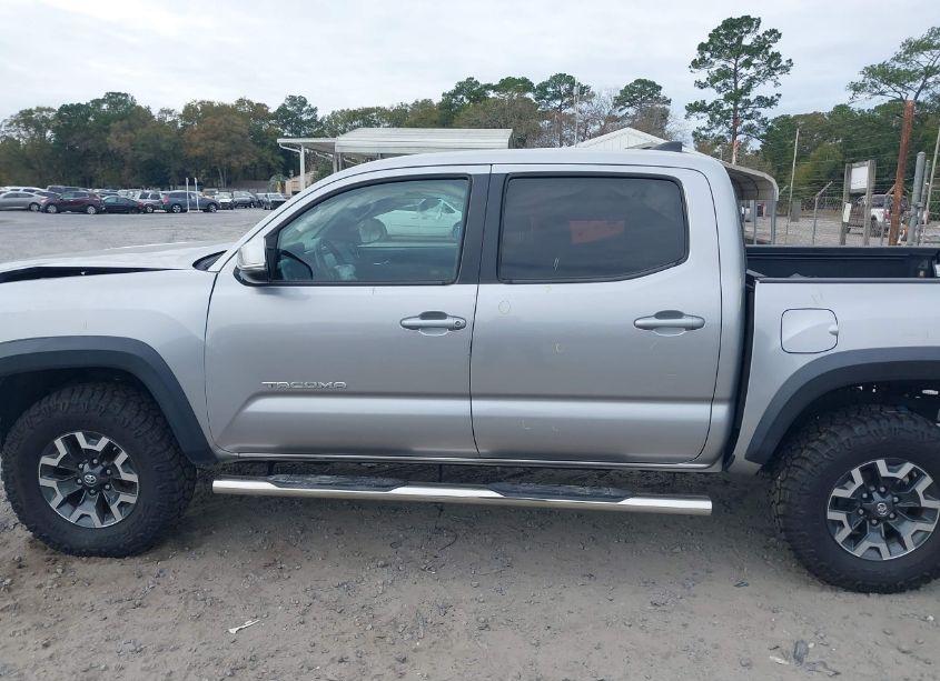 Photo 14 of 2018 Toyota Tacoma TRD OFF ROAD (VIN 5TFCZ5ANXJX131598)